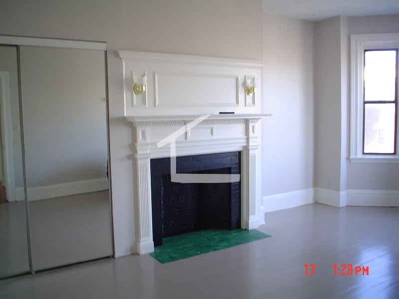 Building Photo - 12 Glenville Ave