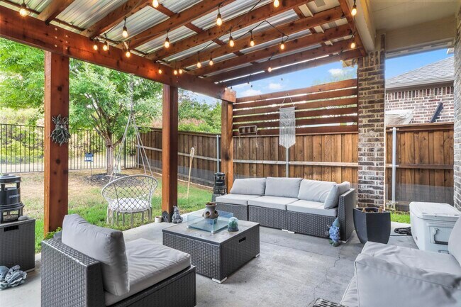 Building Photo - 1104 Steele Ln