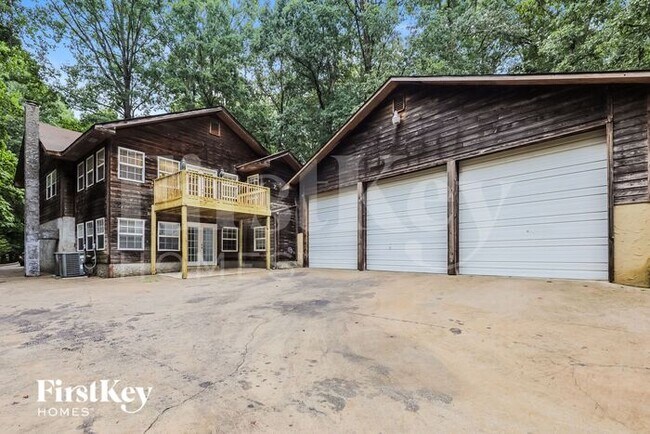 Building Photo - 3896 Chattahoochee Dr