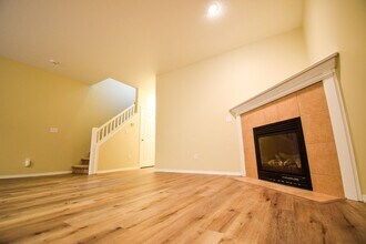 Building Photo - Beautiful Home in Amazing Neighborhood!