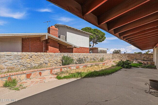 Building Photo - 2801 Polk Ave
