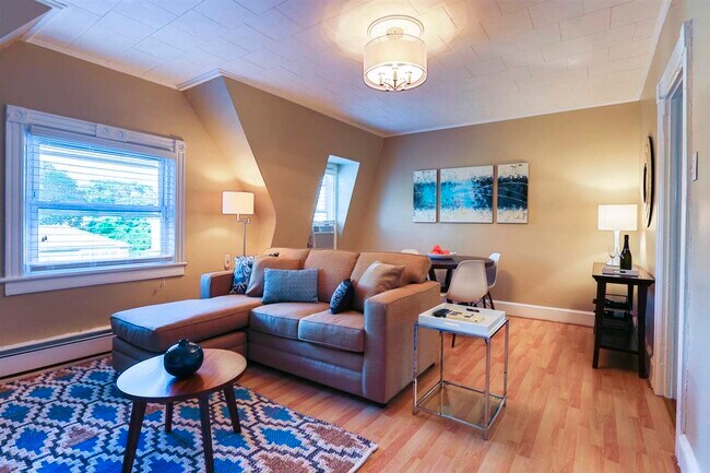 Primary Photo - 18 Linden Ave