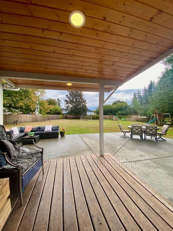 Building Photo - 406 Arrowhead Ln