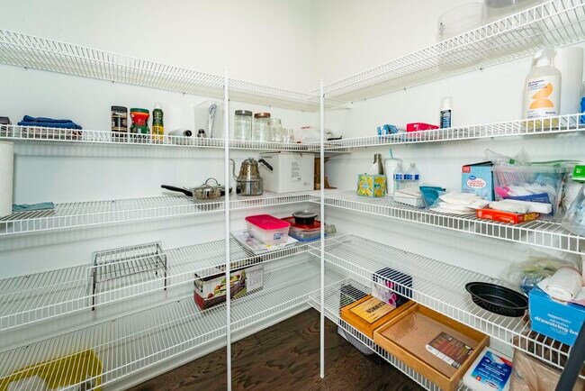 Building Photo - 50236 Amberwood Rd