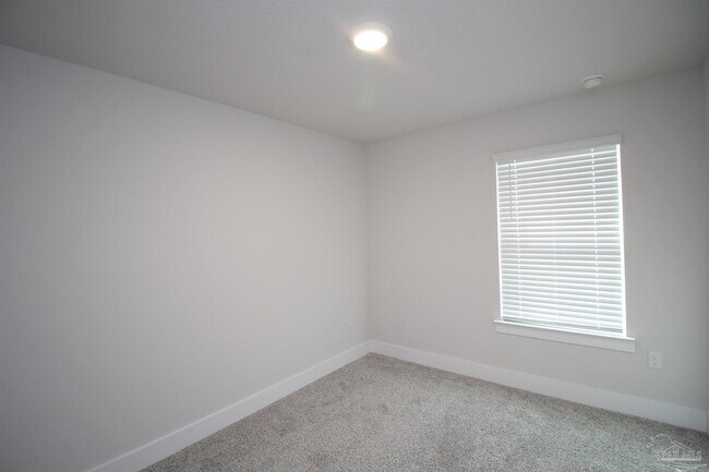 Building Photo - 1635 Iroquois Ct