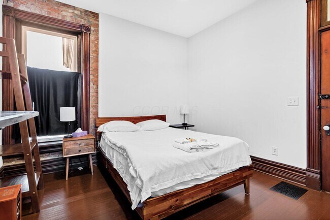 Building Photo - 1187 S High St