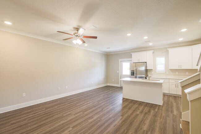 Building Photo - 432 Date Palm Ln