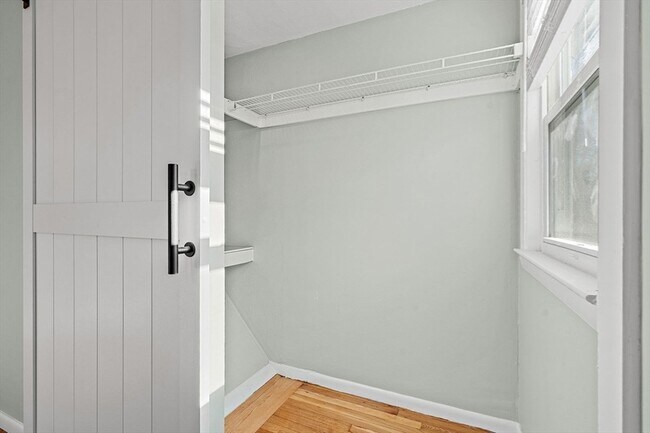 Building Photo - 2 Starbird Ave