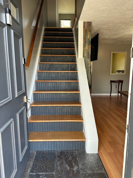 Recently renovated - 1082H Mount Hope Ave
