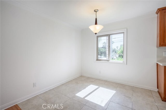 Building Photo - 823 E Wilson Ave