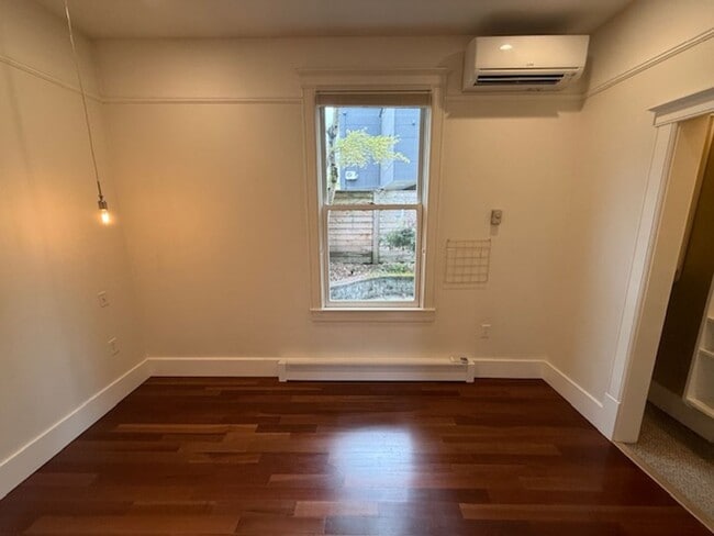 Building Photo - BRIGHT 2-BEDROOM TOWNHOME FOR RENT IN CHERRY HILL!