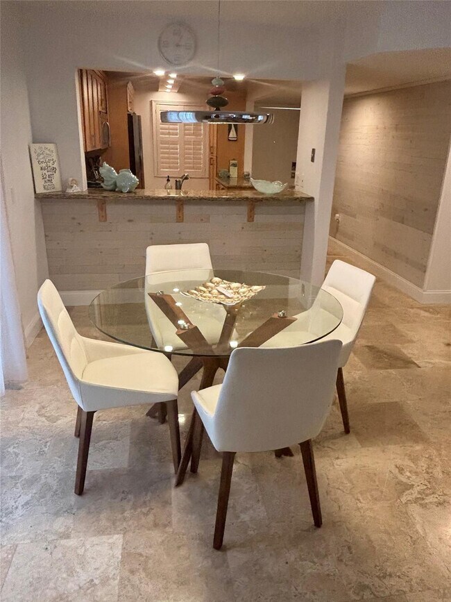 Building Photo - 10980 S Ocean Dr