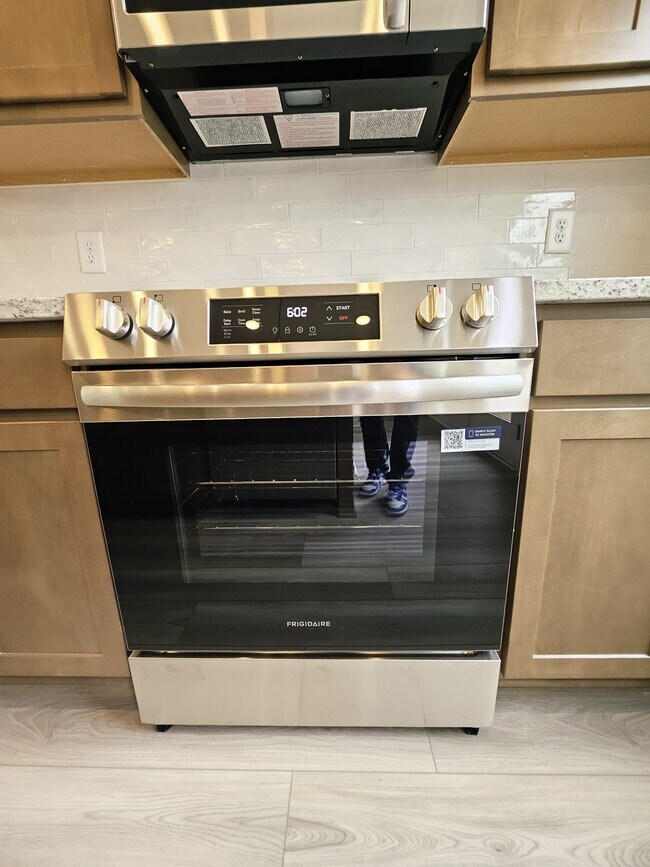 Building Photo - 128 Rosebush Ln