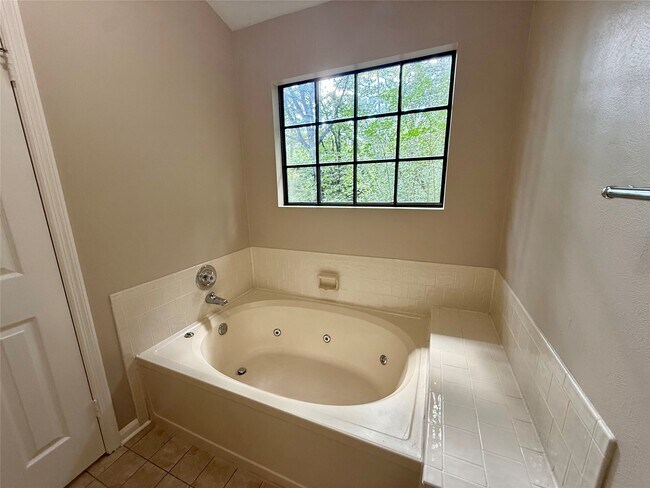 Building Photo - 39 Eagle Rock Pl