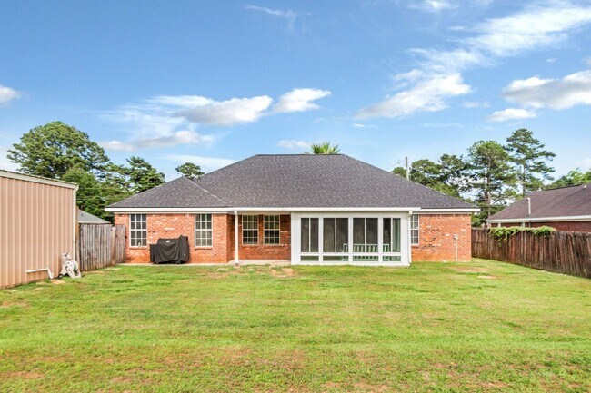 Building Photo - Theodore Beauty with Detached Garage
