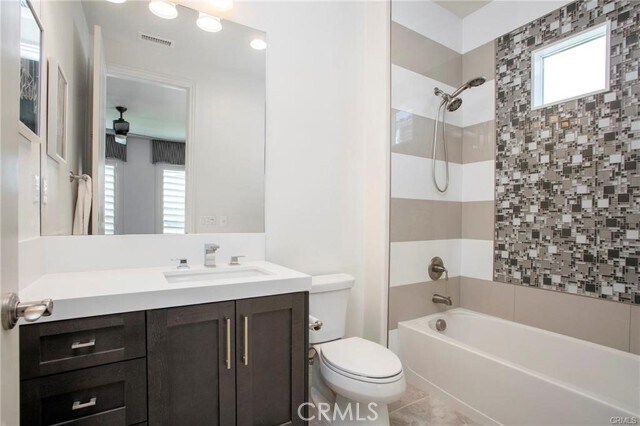 Building Photo - 27 Sorrel