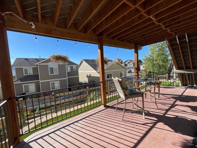 Building Photo - Harmonious Blend of Style, Comfort, and Fu...