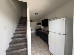 Building Photo - 938 Zoe St