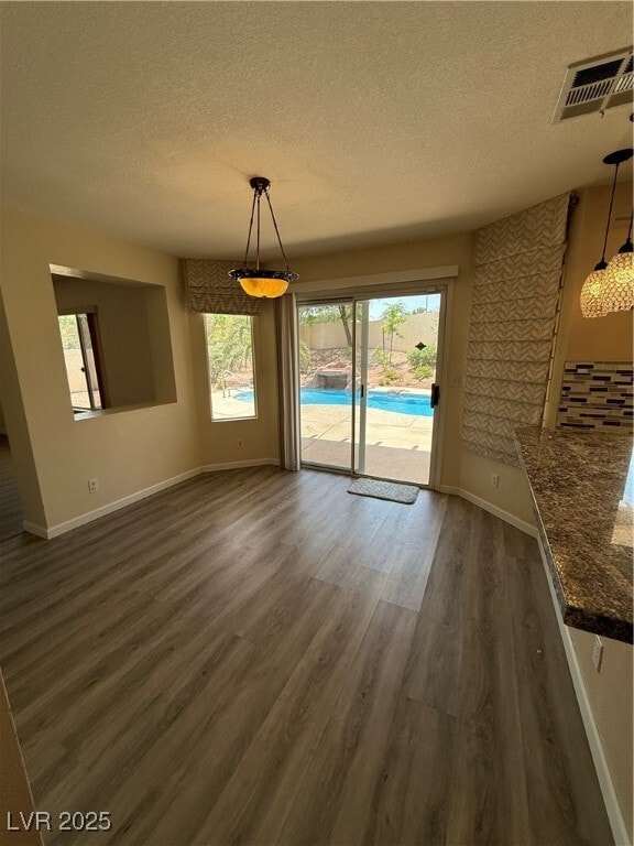 Building Photo - 2113 Desert Pines St