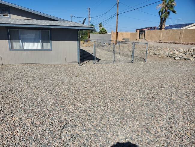 Building Photo - NORTHSIDE DUPLEX
