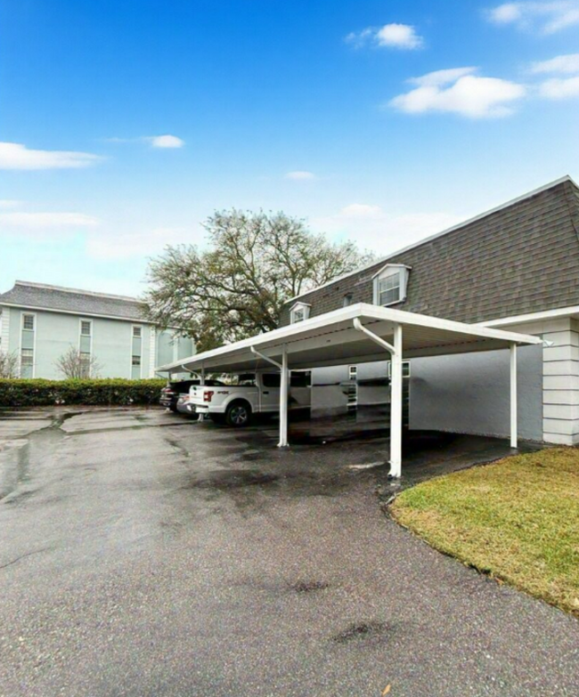 Building Photo - 1712 Belleair Forest Dr