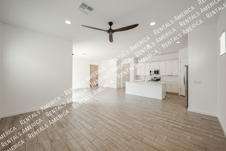 Building Photo - 3812 E Bartlett Way