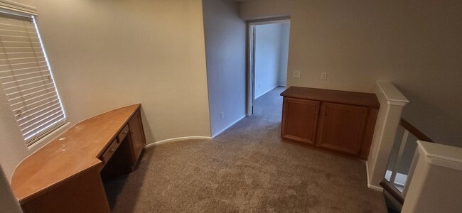 Building Photo - 3 BR, 2.5 Bath + Loft & Office/Den