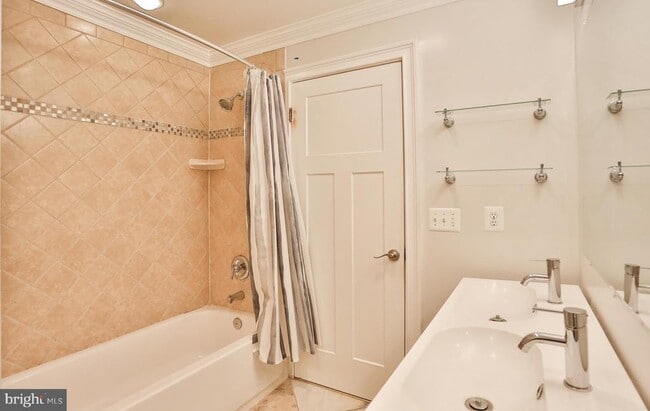 Building Photo - 6329 Linway Terrace