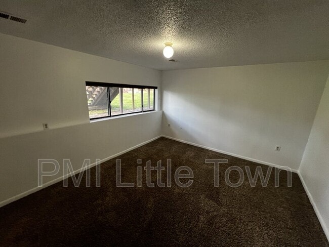 Building Photo - 2969 W Rowland Pl