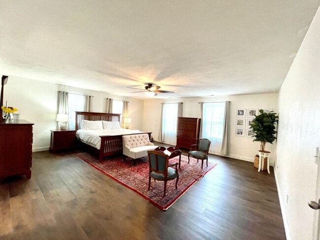 Building Photo - Spacious 6 bedroom home in Virginia Beach