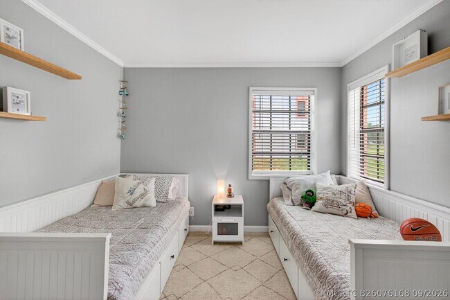 Building Photo - 321 Norwood Terrace