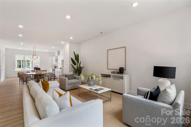 Building Photo - 3427 Holabird Ln