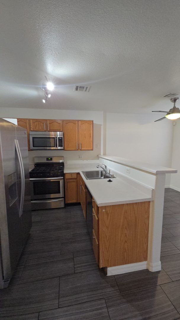 Building Photo - Gorgeous Townhouse for rent!!!