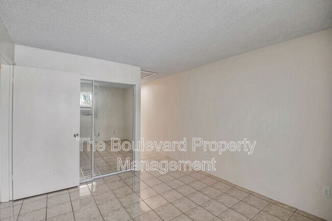 Building Photo - 91-1062-1062 Makaaloa St