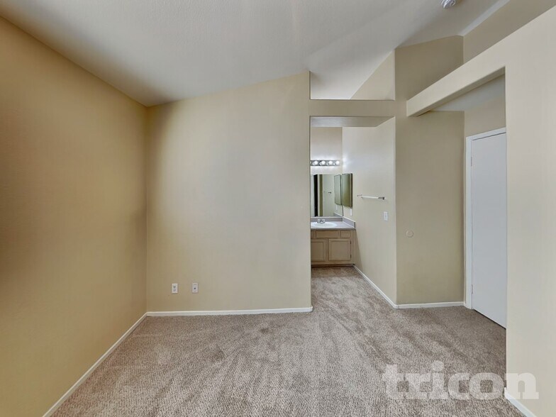 Building Photo - 2468 Color Canyon Way