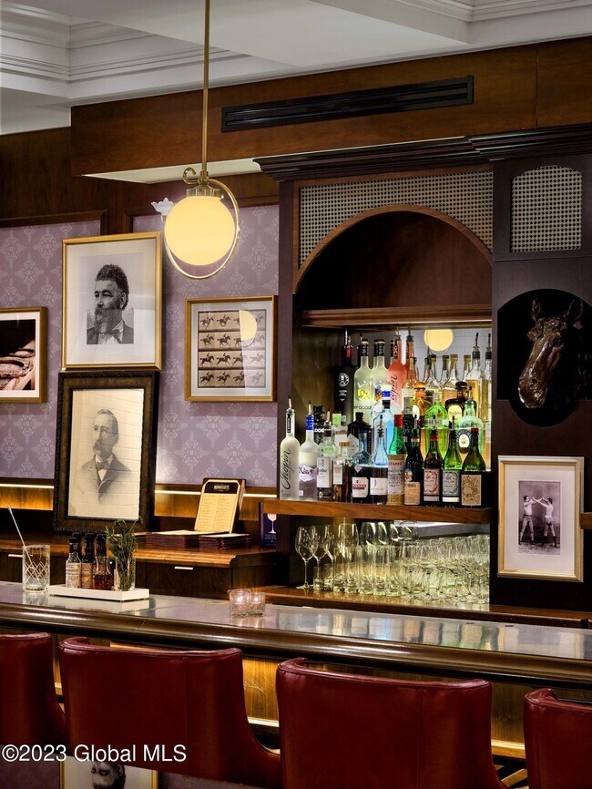 Building Photo - 365 Broadway