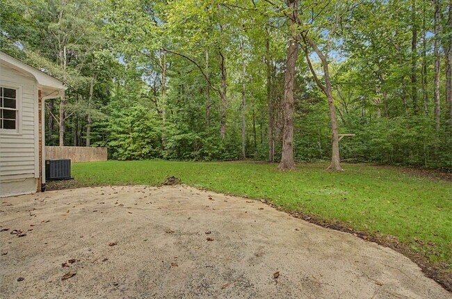 Building Photo - Ranch Home on Private lot in Chapel Hill