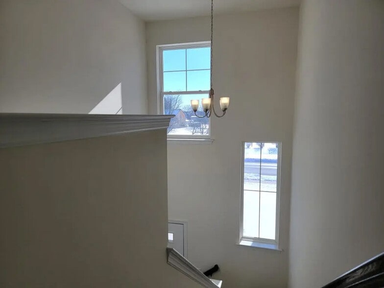 Building Photo - 64 Rollins Ln