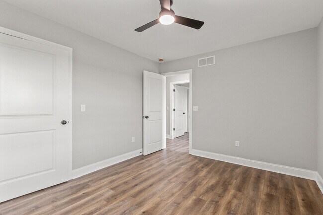 Building Photo - 5009 Melana Wy