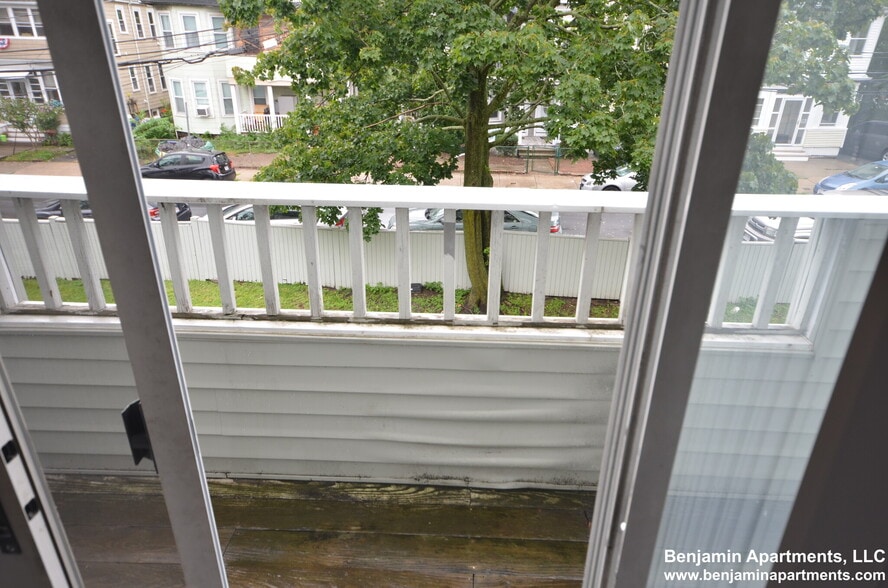 Building Photo - 150 North Beacon St