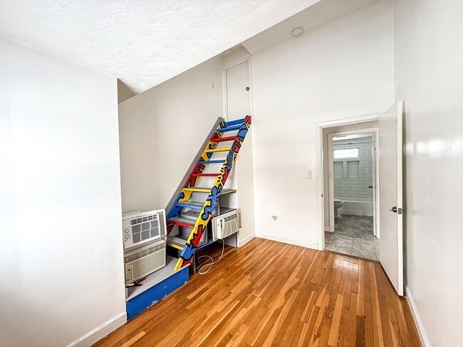 Building Photo - 16 Christy Ln