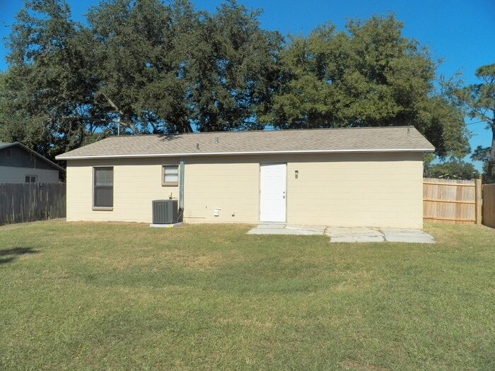 Building Photo - 11666 126th Terrace N