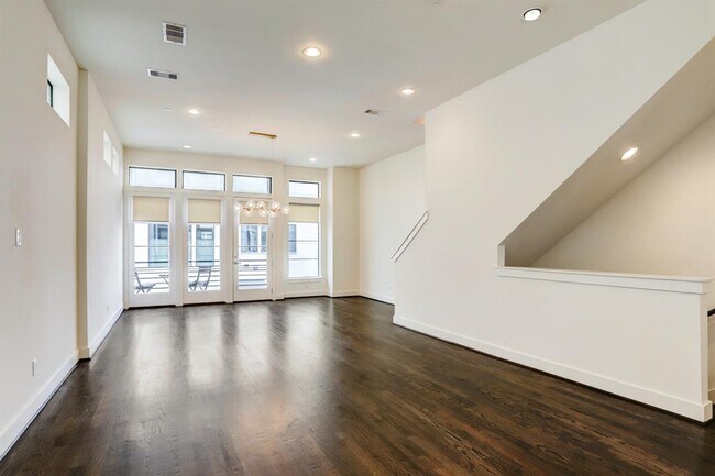 Building Photo - 2106 Colorado St