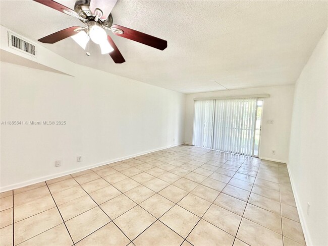 Building Photo - 7831 N Colony Cir
