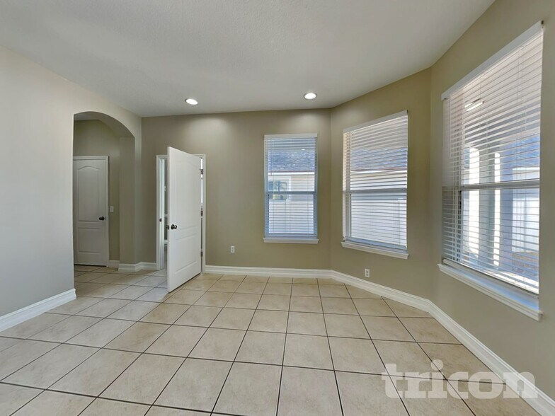 Building Photo - 7013 Cupseed Ln