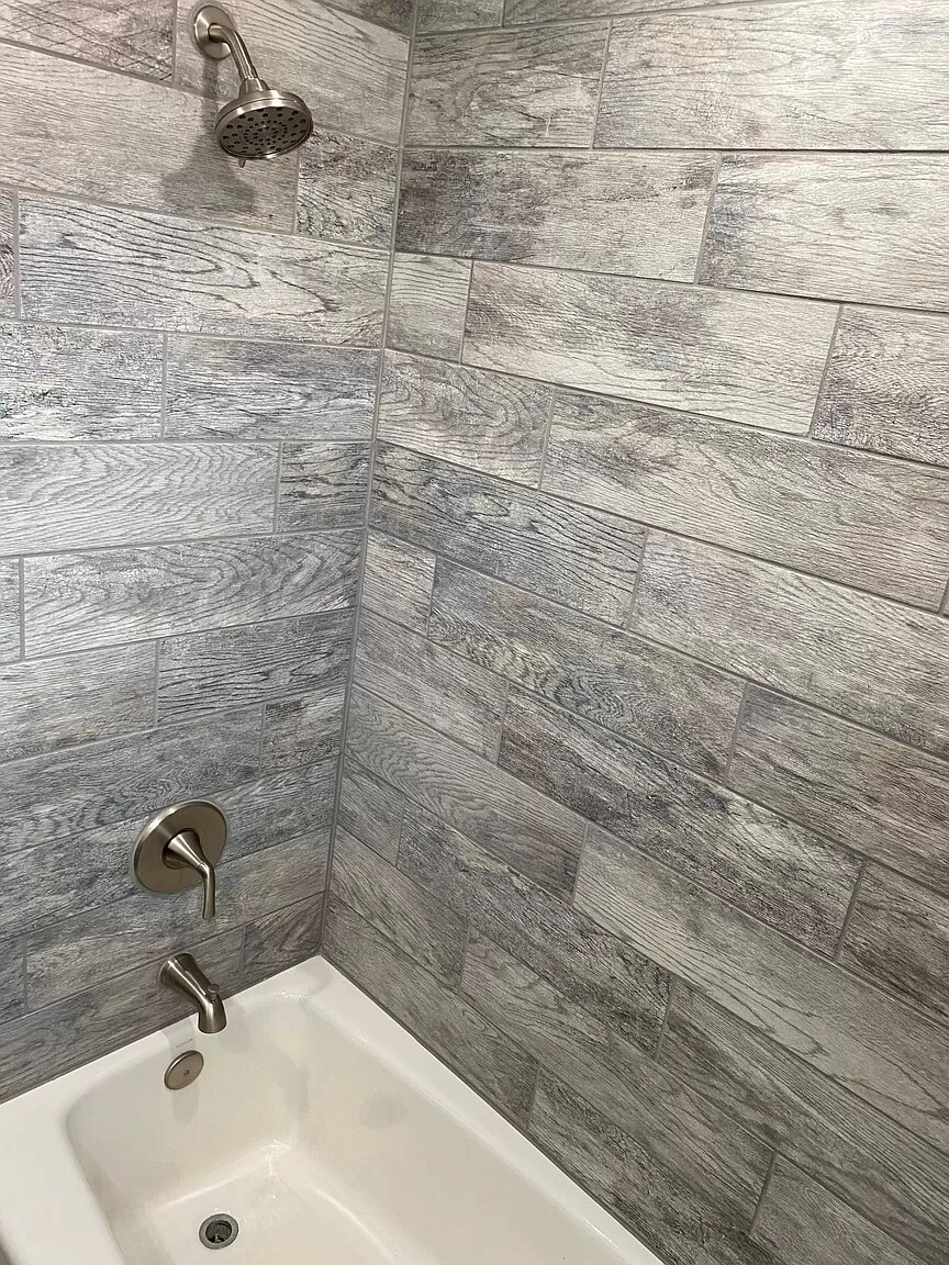 Shower / Tub - 197 Saint Felix Ave