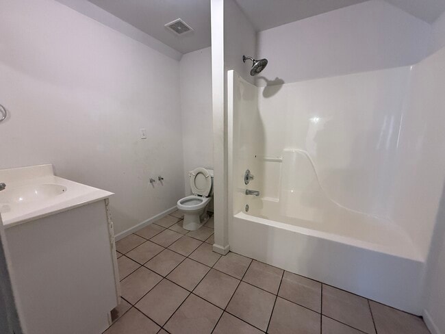 Building Photo - 236 Fairview Cir