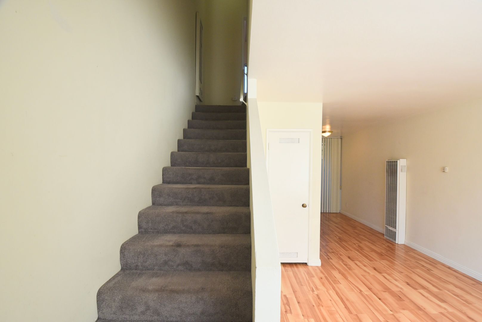 Building Photo - 13103 Moorpark St