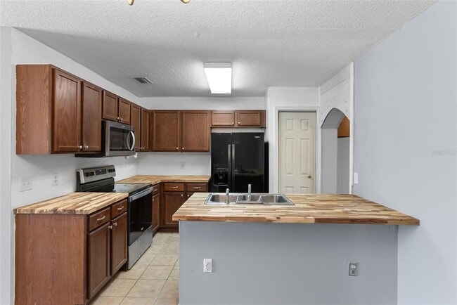 Building Photo - 16727 SE 91st St