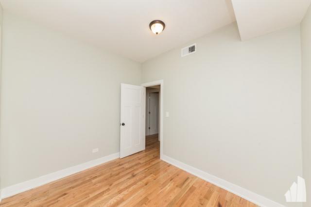 Building Photo - 2 bedroom in Chicago IL 60657